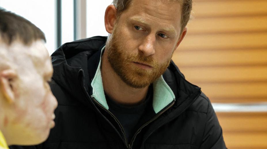 Přísně tajná návštěva: Princ Harry překvapil ukrajinské vojáky