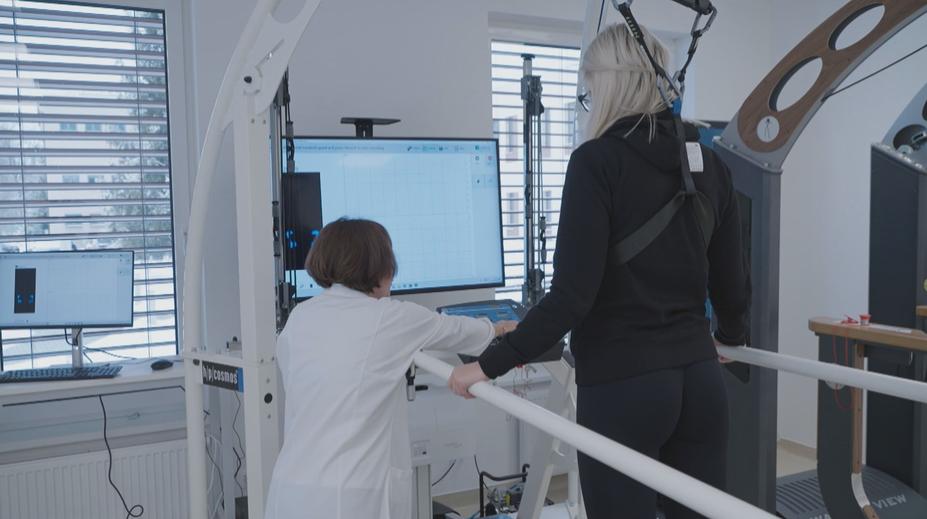 V Lázních Bělohrad otevřeli nový rehabilitační pavilon. Používají tam i virtuální realitu