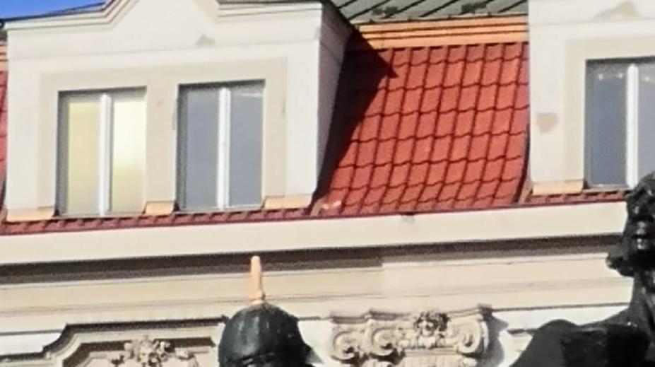 Brit hrůzným způsobem zneuctil sousoší v Praze! Strážníkům neunikl