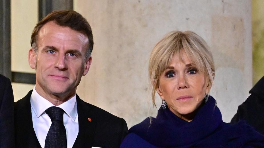 Tvrdili, že se Macronová narodila jako muž. Soud potrestal deset lidí
