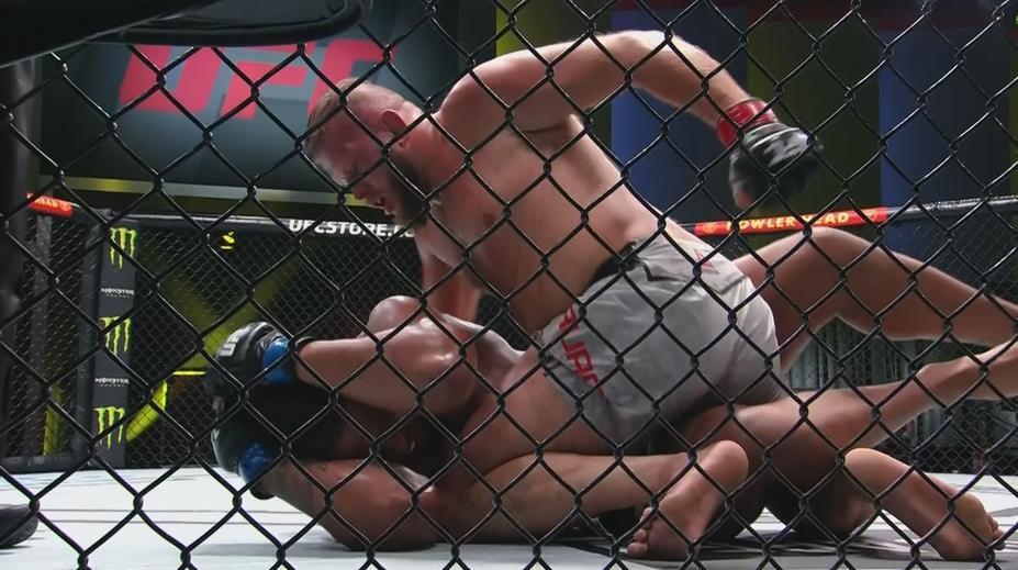 Sliboval knokaut světovým boxerům. Vzápětí ho poznal na vlastní kůži