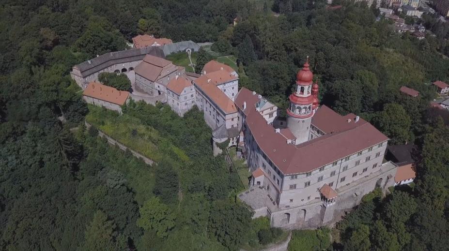 Podivné hospodaření zámku v Náchodě. Kastelánka rezignovala, začala inventura