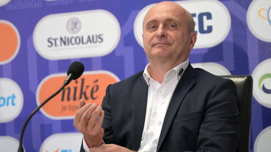 Mafiánské praktiky slovenského fotbalu. Šéfovi prvoligového klubu zapálili auta