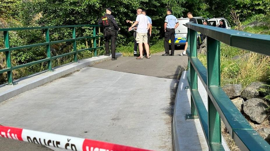 V Divoké Šárce zemřel muž po pádu ze skály. Policie vyšetřuje příčinu