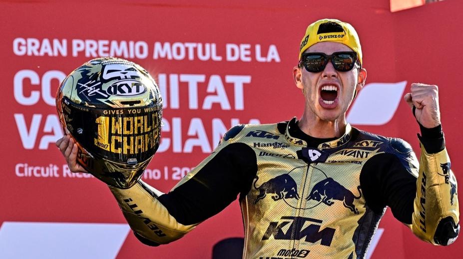 Ogura bojoval o titul, ale spadl. Mistrem světa Moto2 je Fernández