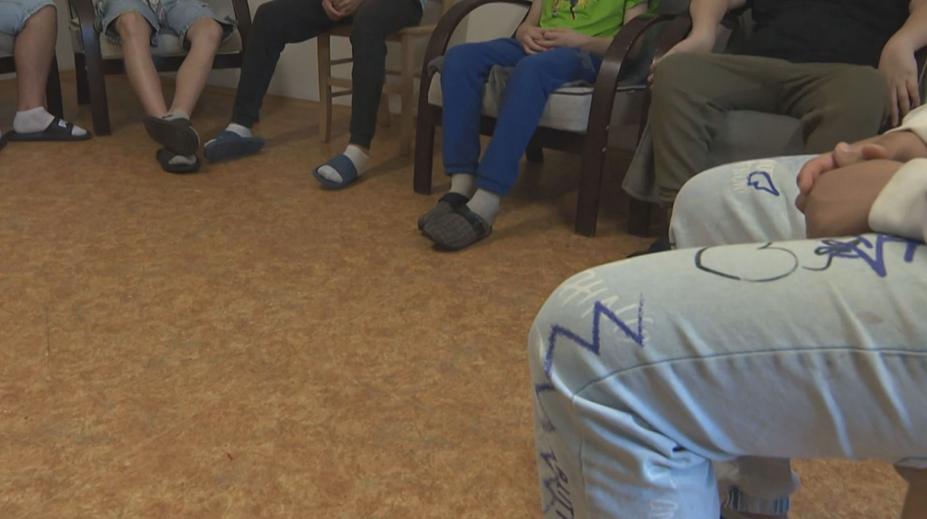 Mladíka (16) odsoudili za vraždu dvou lidí. Přesto je s dětmi ve výchovném ústavu