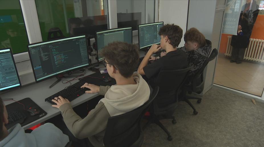 V Česku zanikne přes 300 tisíc pracovních míst. Obavy z AI se začínají plnit