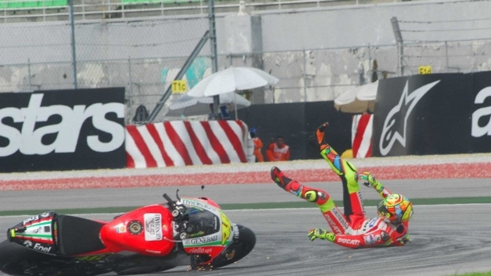 Valentino Rossi - pád v Sepangu - 1