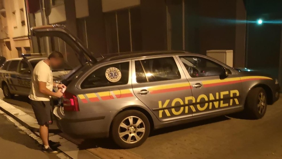 Muž z Plzně se udusil vlastní vahou - 1