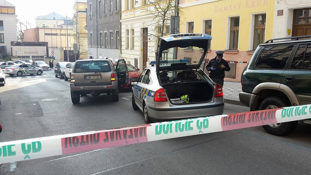 Řidič SUV naboural v Praze desítky aut