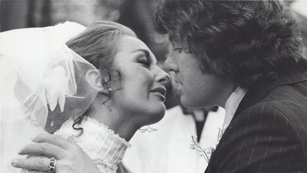 Svatební den, Michael Cole a Paula Kellyová ve svatební den, 1971 (2)
