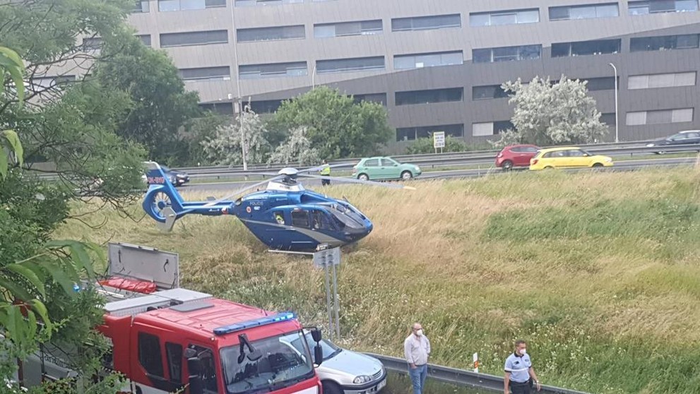 Ujíždějící auto v Praze způsobilo vážnou nehodu - 3
