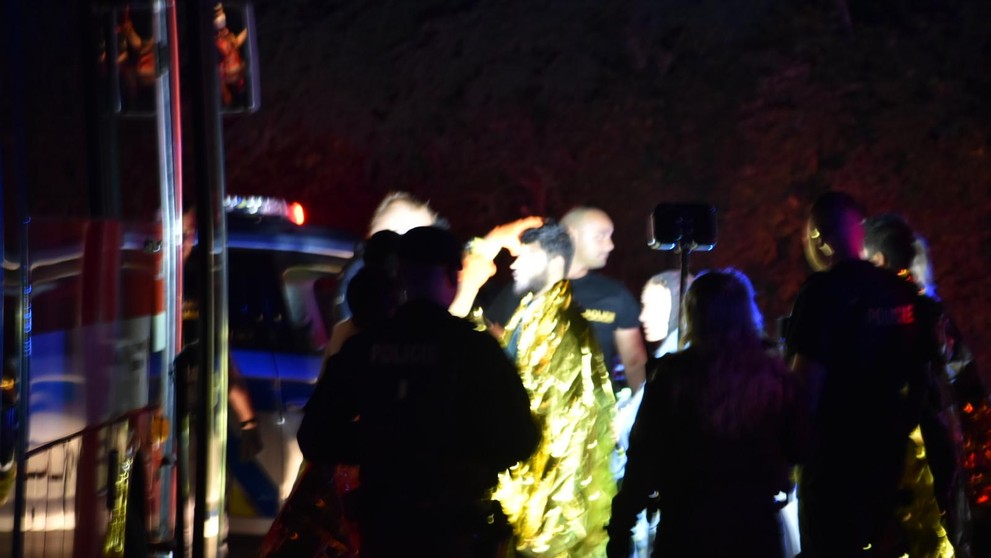 Policie na dálnici D8 zadržela desítky migrantů (3)