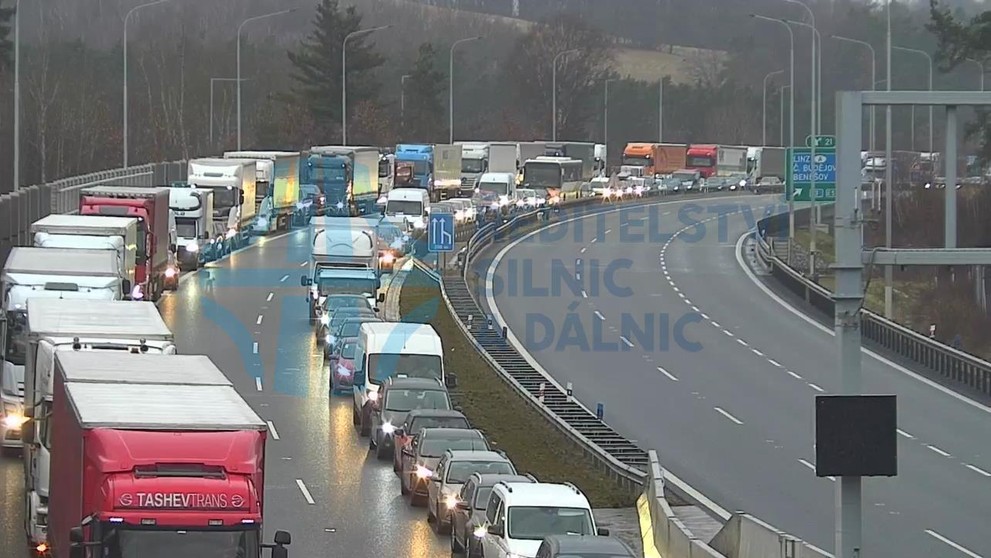 Úsek dálnice je uzavřen