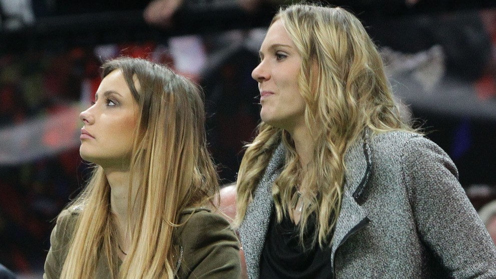 Nicole Vaidišová a Ester Sátorová