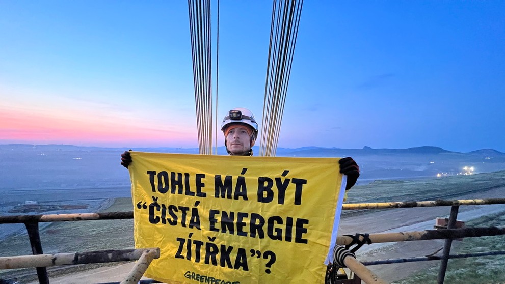 Aktivisté protestují proti těžbě uhlí v Bílině