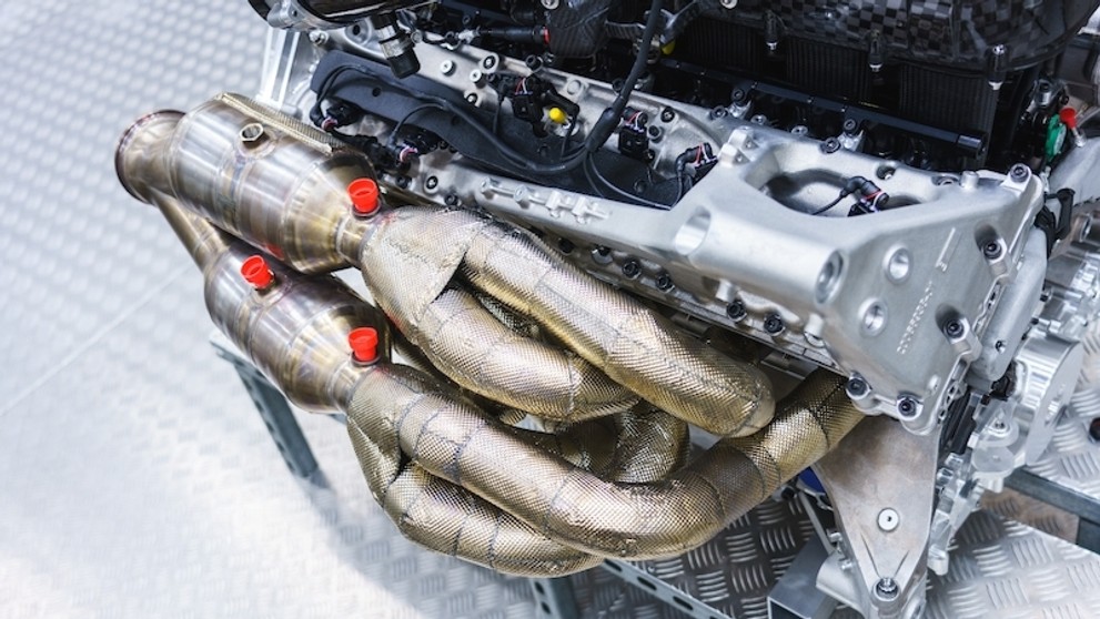 Motor V12 pro Aston Martin Valkyrie - 18
