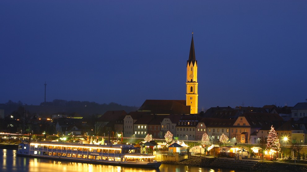 Nejzajímavější vánoční trhy v Evropě - Plovoucí adventní trhy – Vilshofen an der Donau, Německo