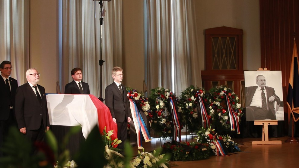 Lidé se loučí s Jaroslavem Kuberou - 1