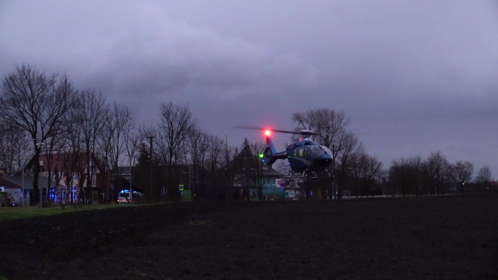 Na Mělnicku auto na přechodě srazilo školačku - 2