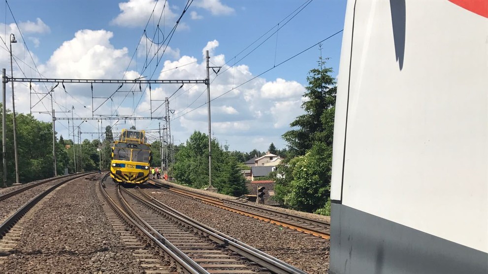 Vlaky jely proti sobě u Českého Brodu - 3