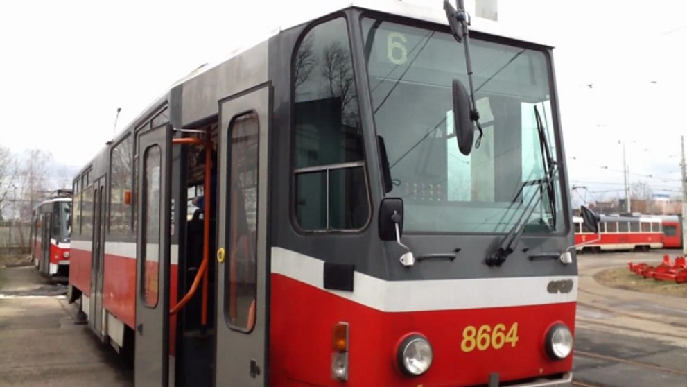 Prodej majetku Dopravního podniku hlavního města Prahy - Tramvaj T6A5