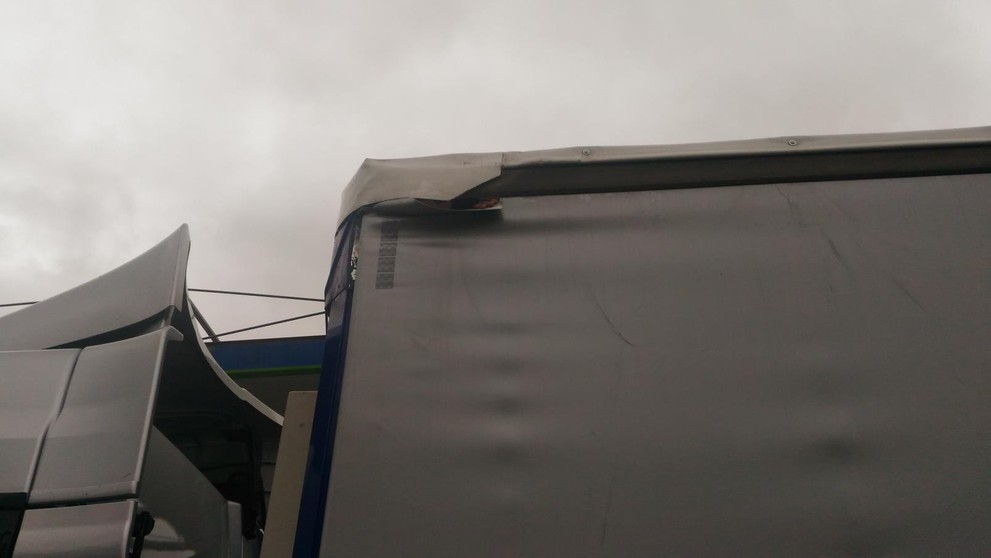 V návěsu kamionu se srbskou registrační značkou objevili tři nelegální migranty - 2