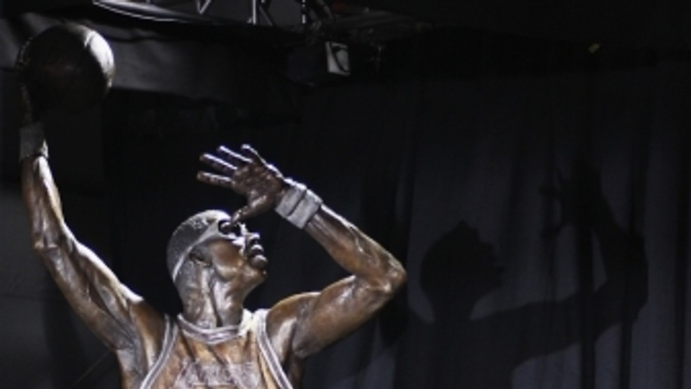 Basketbalista Abdul - Jabbar má sochu - 7