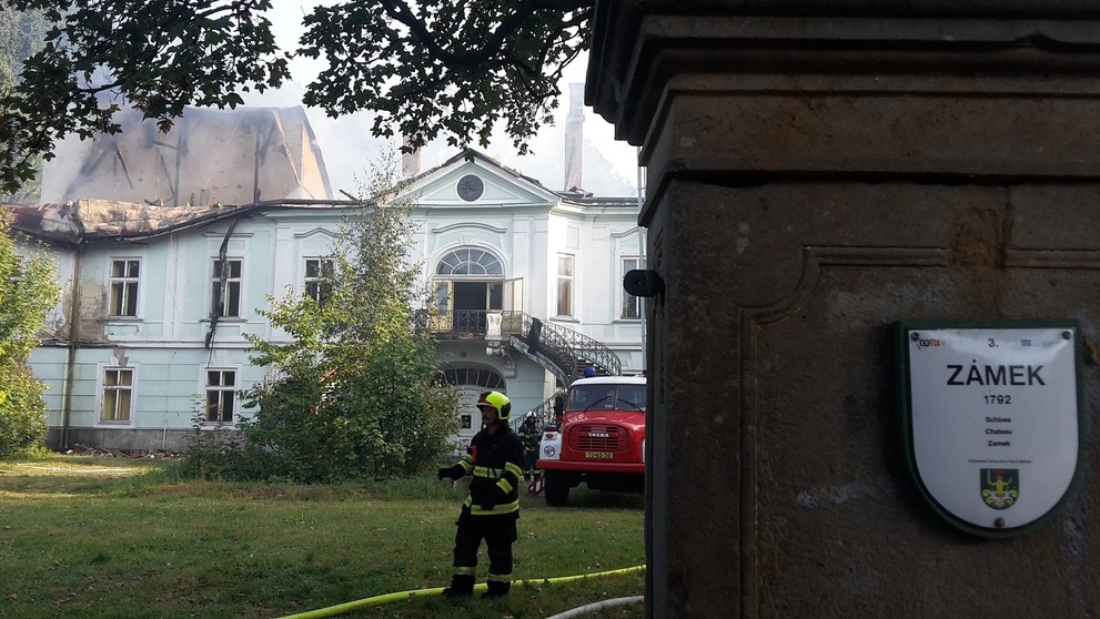 Požár zámku v Horním Maršově na Trutnovsku - 2