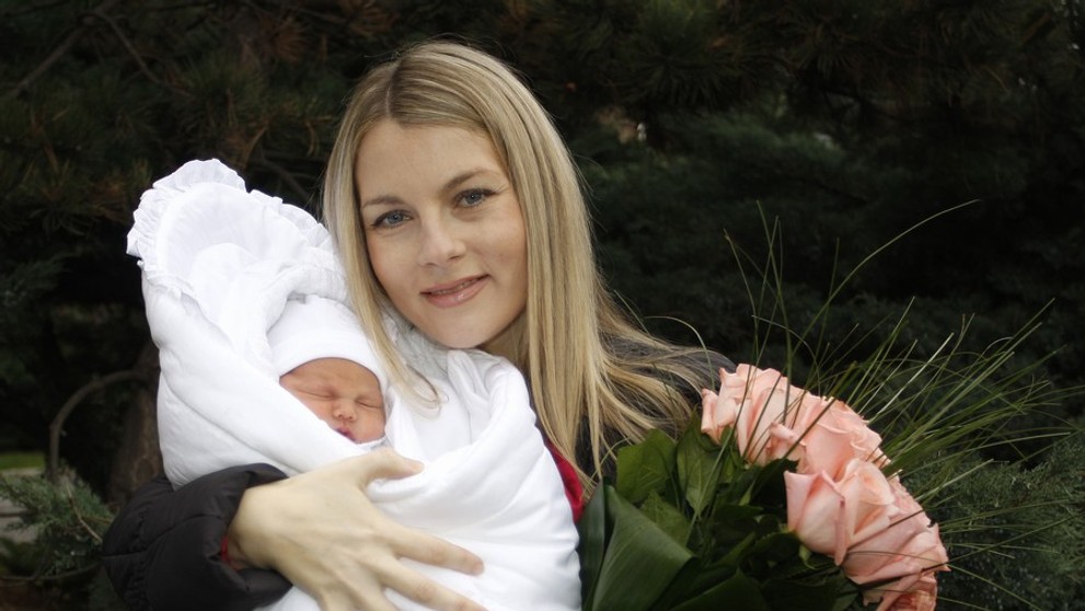 Karla Mráčková opustila porodnici-6