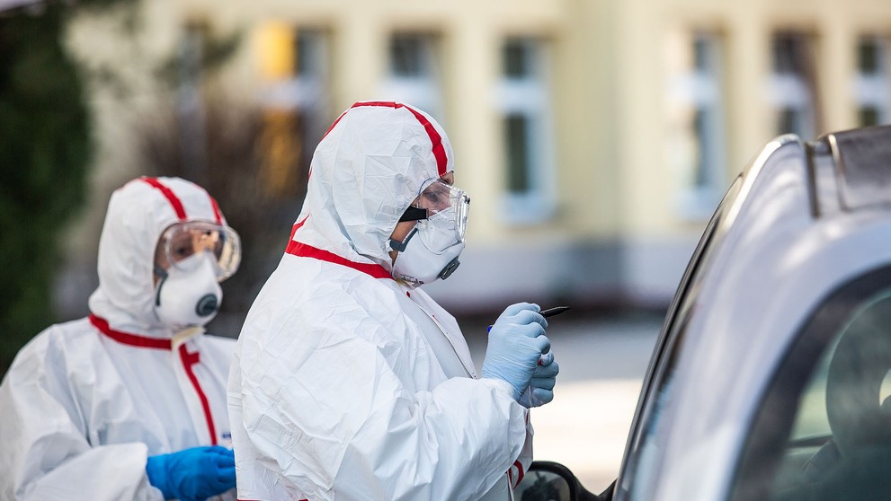 Zdravotníci v první linii v boji proti koronaviru - 1
