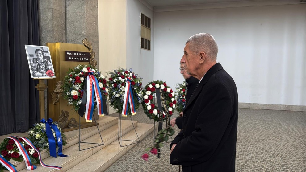 Andrej Babiš na pohřbu Marie Benešové (2)