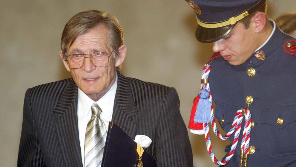 Jiří Kodet získal medaili za zásluhy, 28. 10. 2003