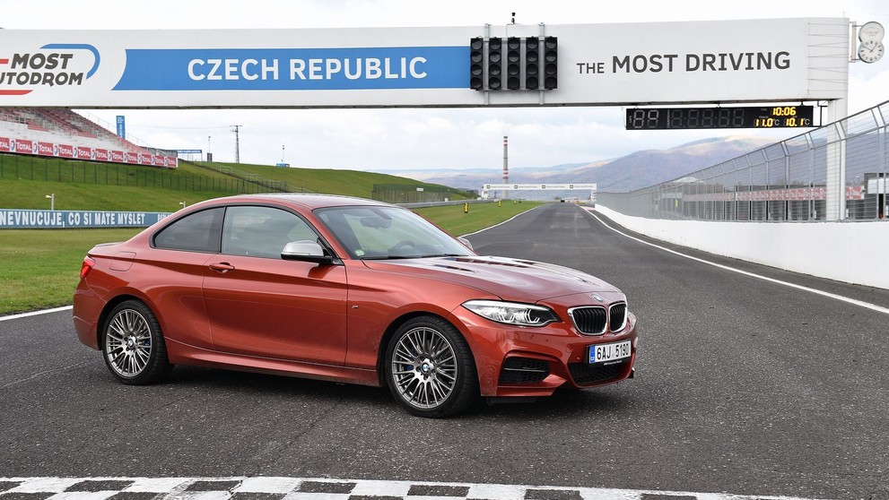 BMW M240i - 11
