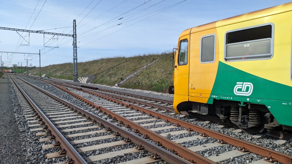 Nedovolená jízda osobního vlaku v Červeném Újezdu