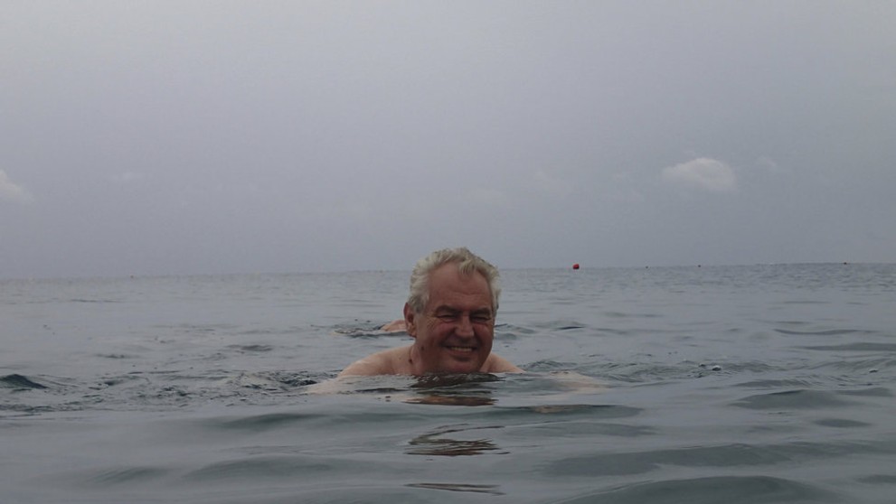 Miloš Zeman v moři - 3