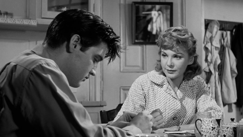 Jan Shepardová a Elvis Presley ve filmu King Creole, 1958 (2)