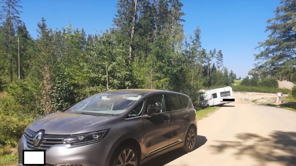 Řidiče přejel na rozestavěné D3 vlastní karavan