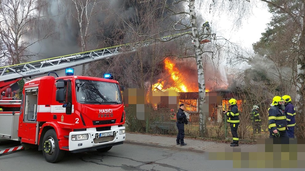 Požár v Hostivici u Prahy