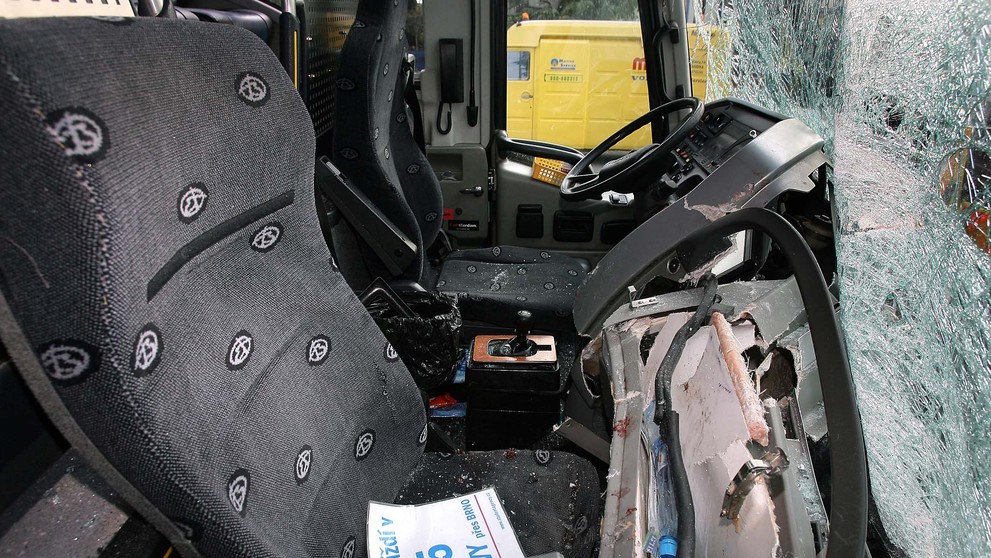 Autobus Student Agency po havárii v Itálii