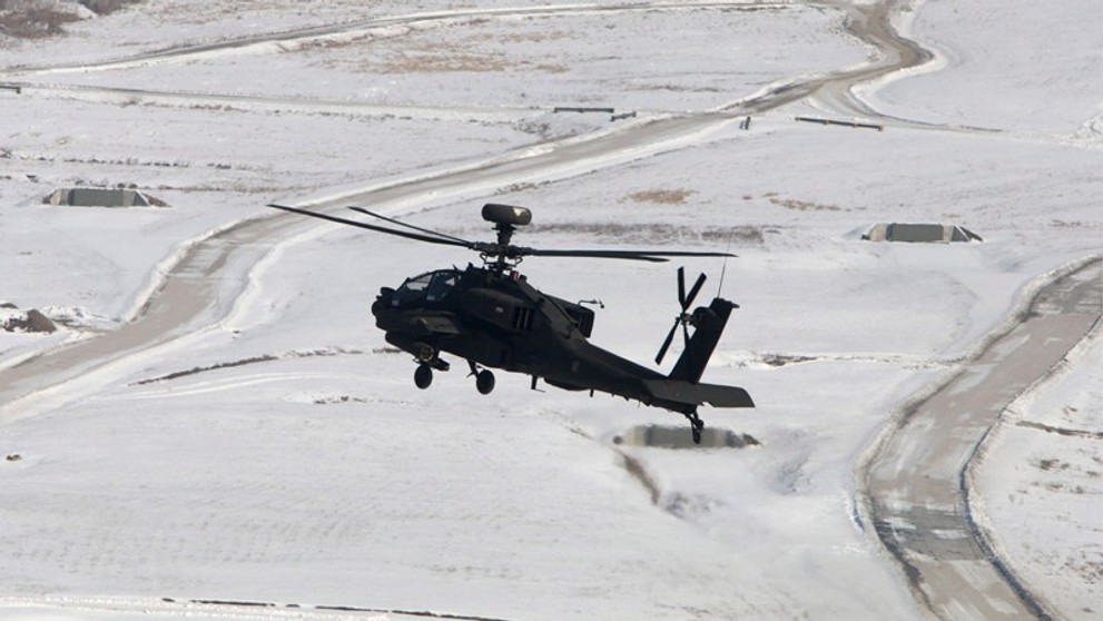 Vrtulník AH-64 Apache - 1