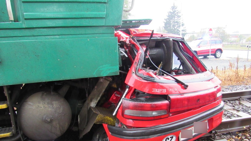 Tragická nehoda na železničním přejezdu v Třebechovicích pod Orebem - 2