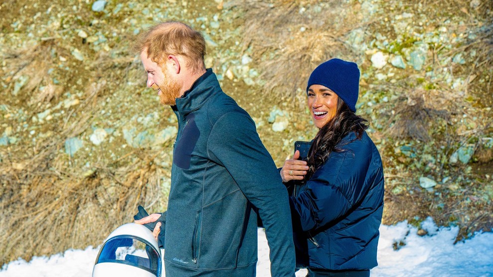 Královská rodina je v krizi. Mluví se o návratu prince Harryho a Meghan