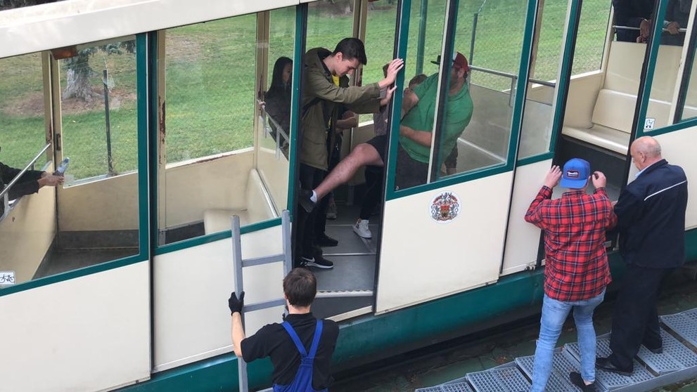 Evakuace z lanovky na Petříně - 2