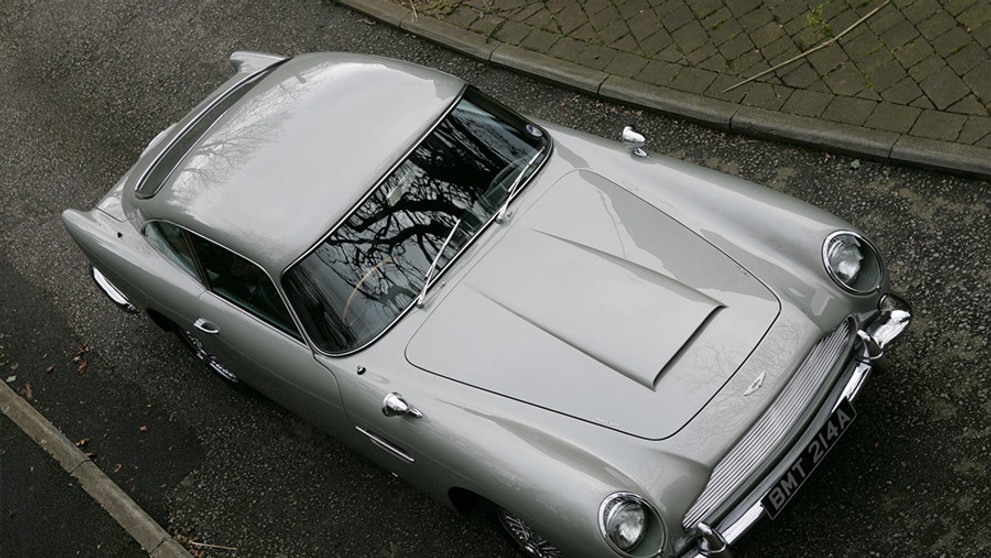 Bondův Aston Martin DB5 - 12