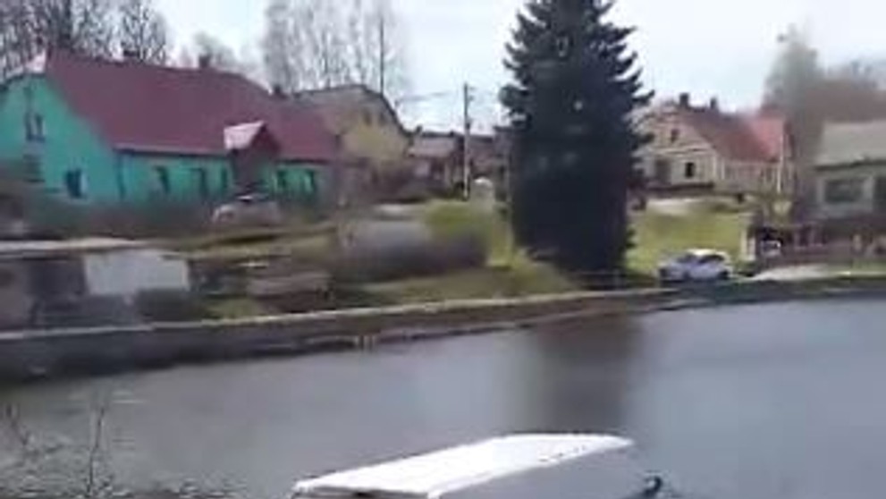 Dodávka v rybníku v Kamenné na Jihlavsku - 2