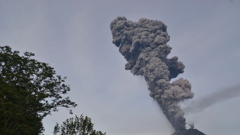 Výbuch stratovulkánu Sinabung - 15. 11. 2013