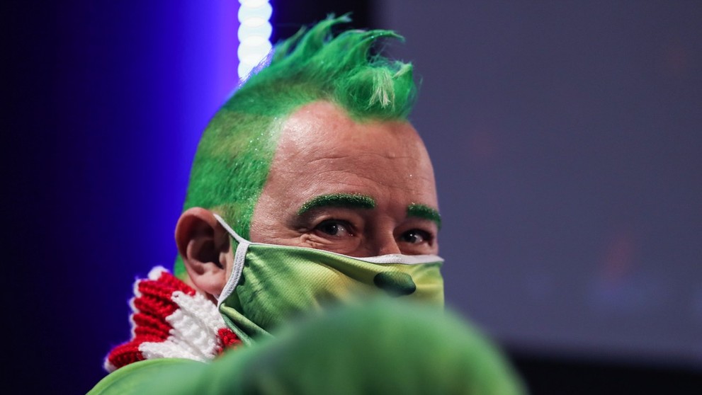 Peter Wright v kostýmu grinche