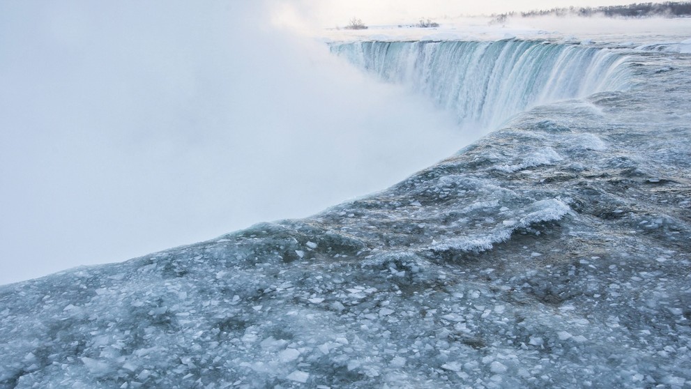 Zamrzlé Niagarské vodopády - 9