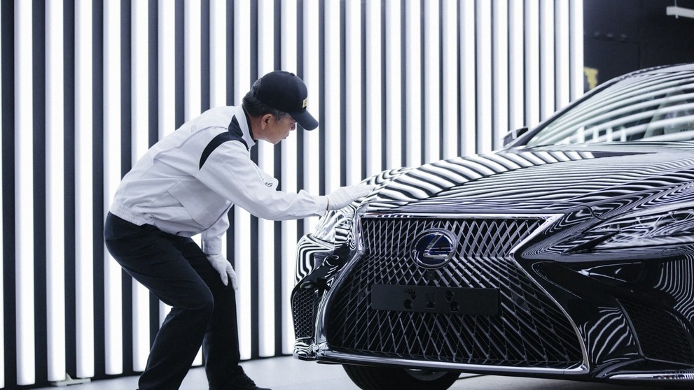 Mistři Takumi při kontrole vozů Lexus - 19